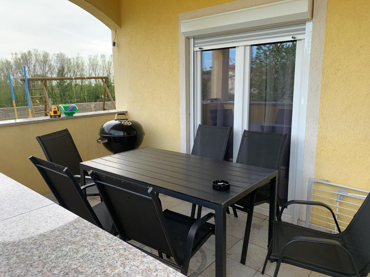Apartment Creo Loborika Marcana Екстер'єр фото